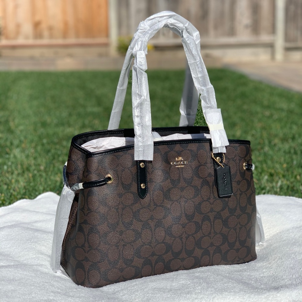 COACH DRAWSTRING CARRYALL IN SIGNATURE CANVAS